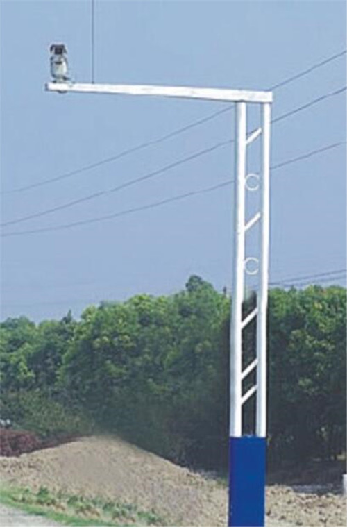 對于道路監(jiān)控立桿應(yīng)該怎么去安裝呢